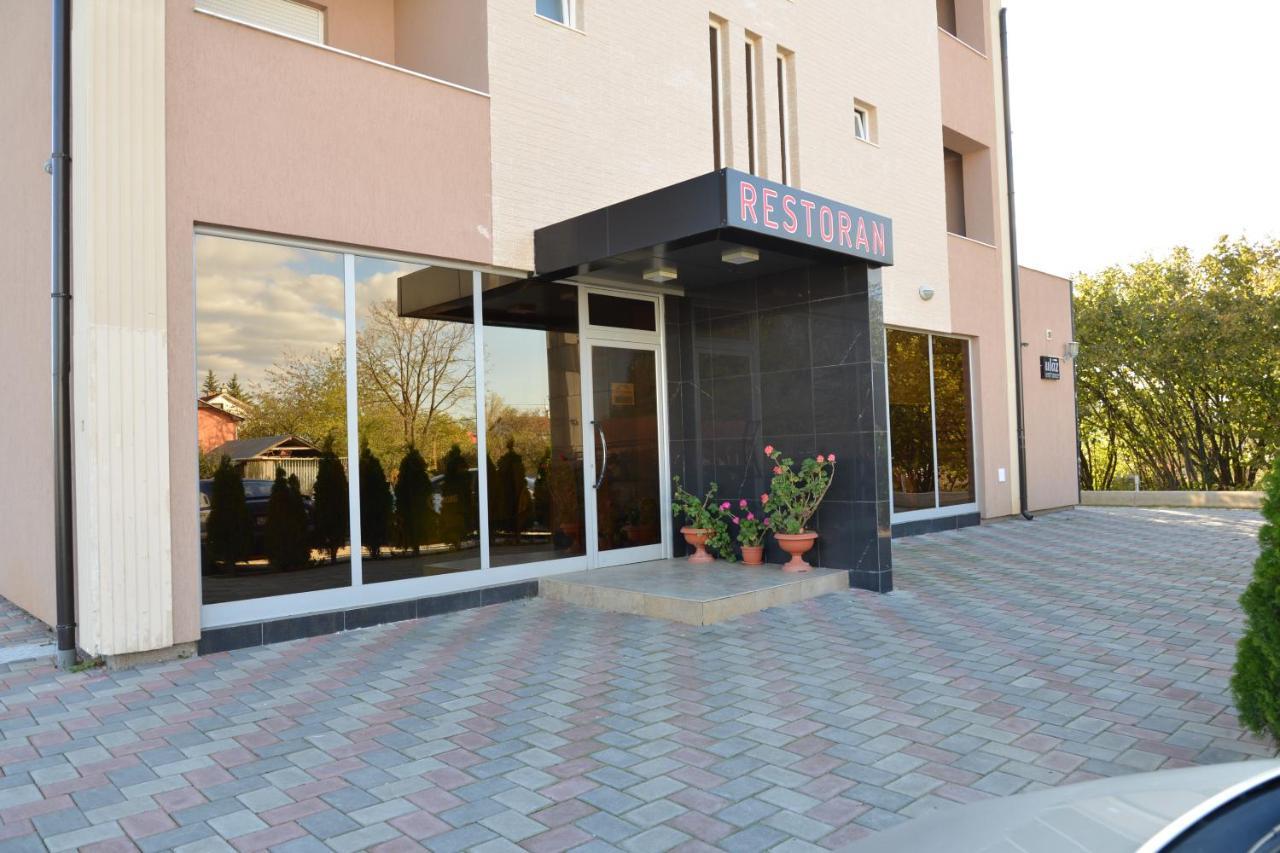 Hotel Konstantin Laplje Selo Zewnętrze zdjęcie